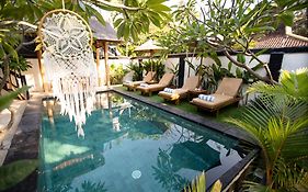 Villa Rumah Singa